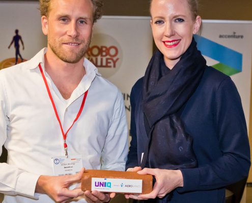 V.l.n.r.: Lucas Oostrom (AeroVinci), Jochem Wieringa (AeroVinci), Rolph Segers (UNIIQ) en Niels Westendorp, founder van de TUS Expo.